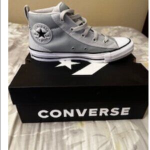 Converse Women's Chuck Taylor All Star Street Mid Sneakers Size 9  New in Box